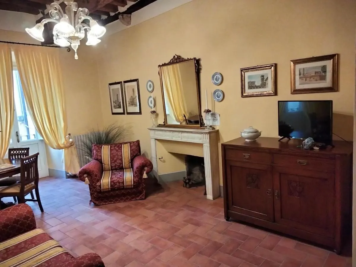 Apartment Appartamento Giulia Lucca